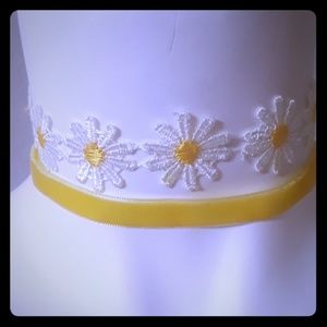 Daisy choker